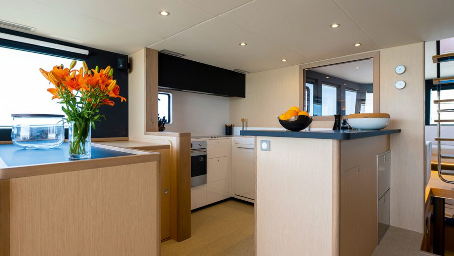 MBY277.test_Leen72.LEEN_72_galley_2_