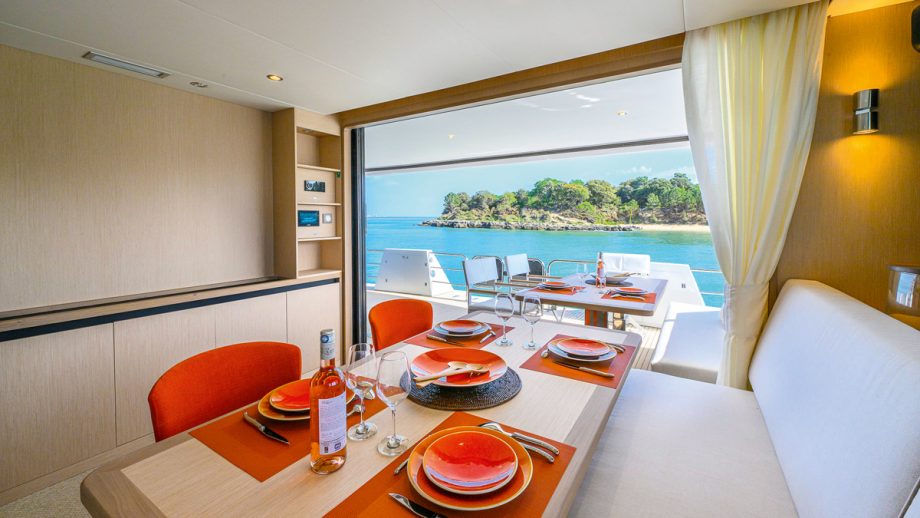 MBY277.test_Leen72.LEEN_72_saloon_2