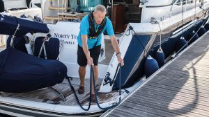 how-to-dock-boat-tie-up-flybridge-video