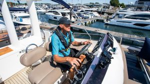 how-to-drive-a-boat-leaving-berth-single-handed-solo