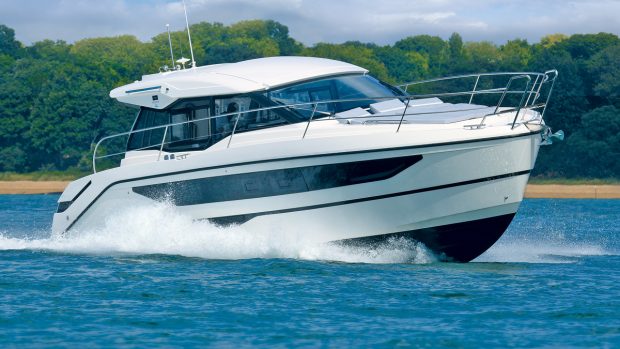 bavaria-sr36-review-sea-trial-sportscruiser-video