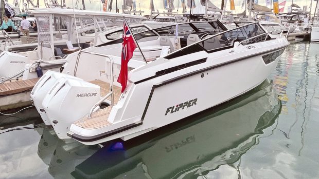 flipper-900-dc-yacht-tour-video