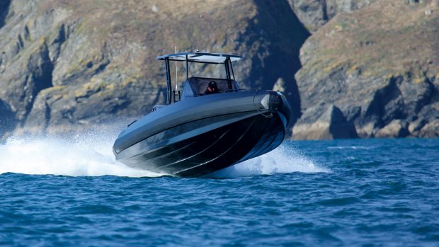 iron-boats-827-fast-rib-test-drive-video
