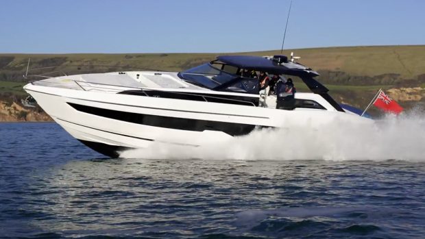 sunseeker superhawk 55 driving at speed offshore