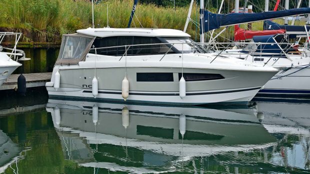 jeanneau-nc9-used-boat-MBY282.used_boat.Jeanneau_nc9_dealer_pics_0097