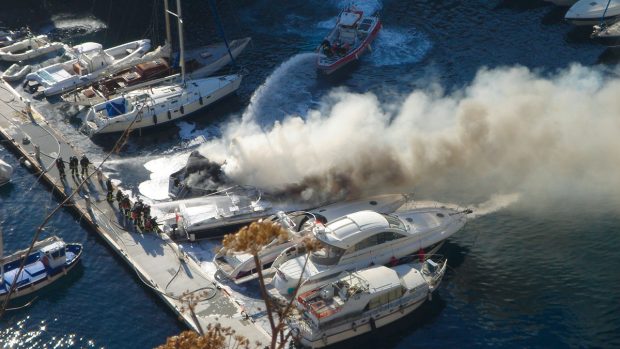 lithium-ion-batteries-MBY285.news.Battery_story_Boat_fire_credit_Pantaenius_Yacht_Insurance