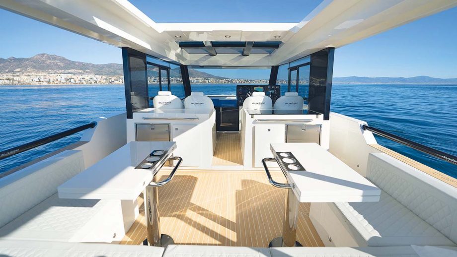 de-antonio-d50-coupe-review-MBY287.test_DeAntonio_50_8pg.deck04