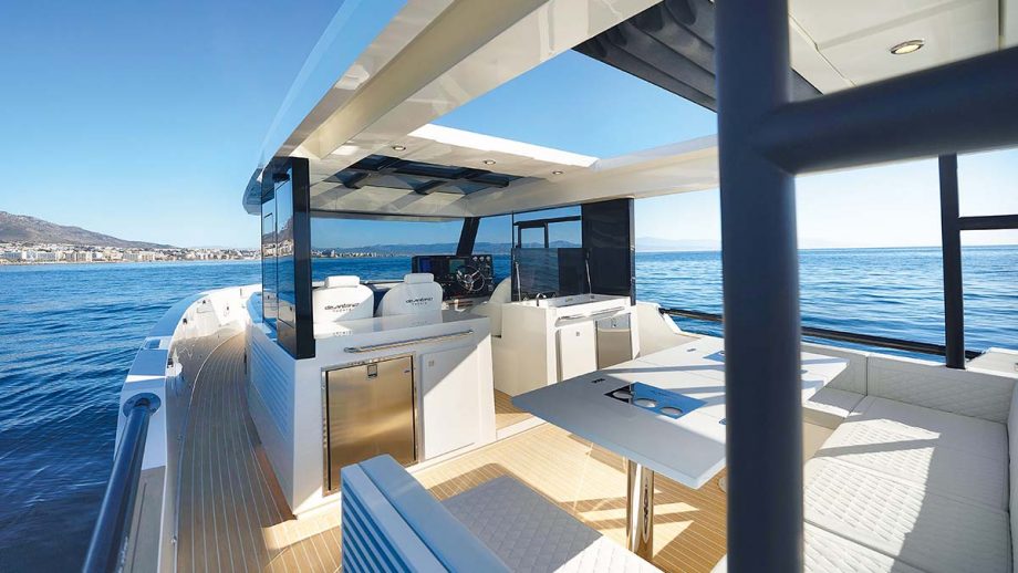 de-antonio-d50-coupe-review-MBY287.test_DeAntonio_50_8pg.deck05