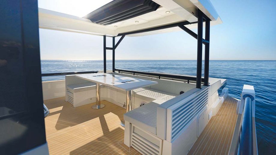 de-antonio-d50-coupe-review-MBY287.test_DeAntonio_50_8pg.deck08