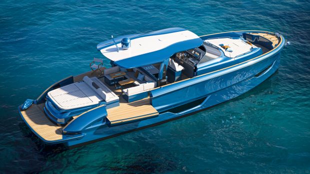 solaris-power-52-open-first-look-MBY288.newboat_4.Solaris_power_52_8