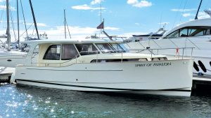 greenline-33-used-boat-MBY290.used_boat.Greenline_33_owners_pics_1