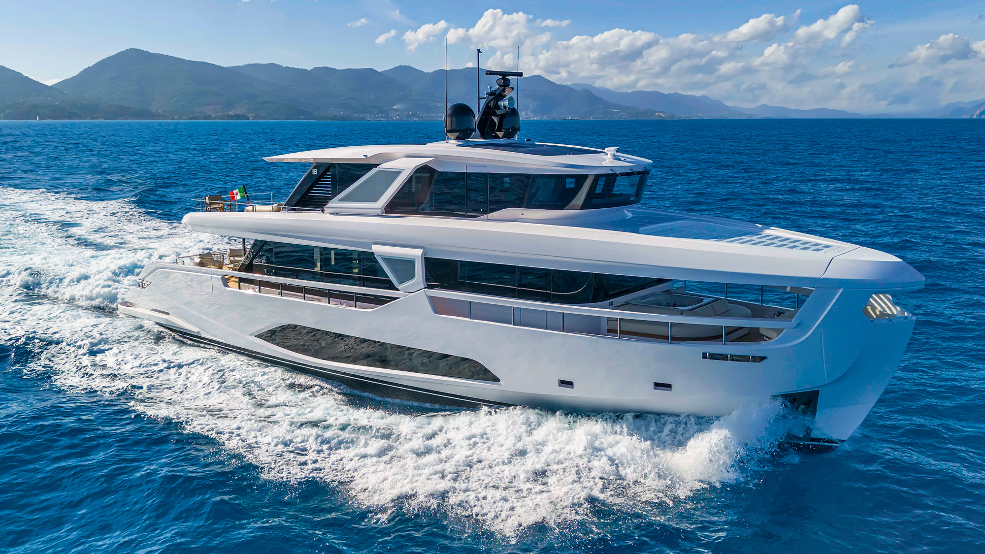 Ferretti Infynito 90 first look: 88 footer with enclosed 'all season' terrace - Vimarsana News