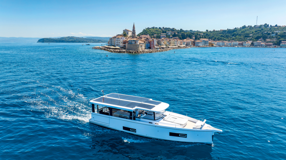 The Beneteau Island Cruising Concept