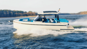 De Antonio D29 in the water