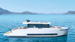 New boats at Cannes Yachting Festival: De Antonio D60 is glazed in light
