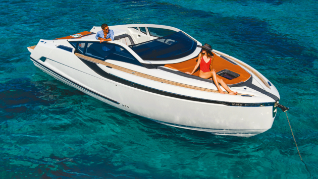 The Fairline F//Line 33 in the water