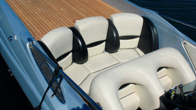 An absurdly narrow beam and fewer seats than a 20ft bow rider left you in no doubt about its purpose