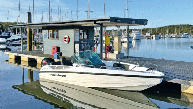 Topping up the fuel tank of Ian’s imaginatively named Nordkapp Enduro 605