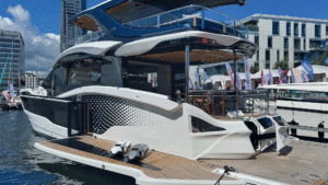 The Galeon 620 Fly in the water