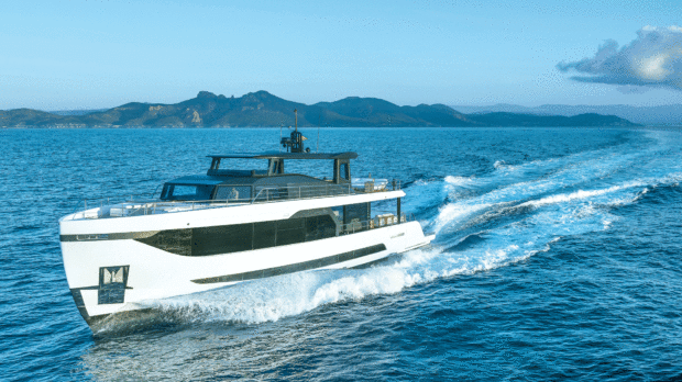 Tall vertical bow maximises space on all three decks