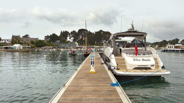 Southern Brittany with a pontoon