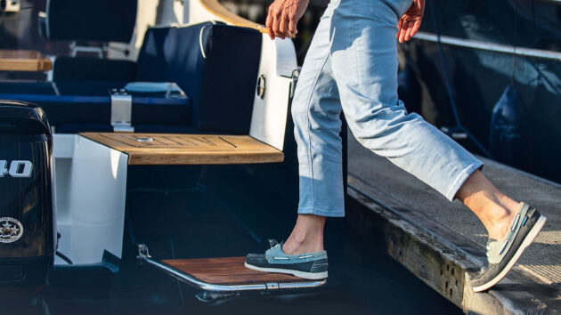 Compact platform extension