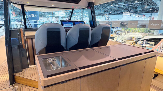 As an open Sunfinder model, the main deck is very well serviced