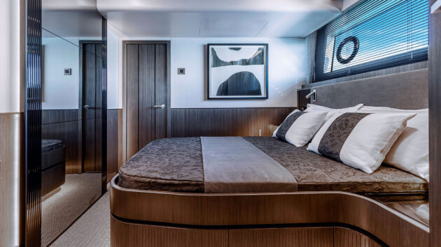 With two master suites, a double VIP and a twin, the Pearl 72 can sleep 8