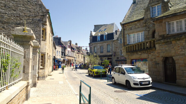 The old town centre in Roscoff is well worth wandering through for a browse in the various shops