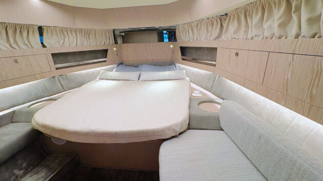 A single cabin makes this a posh day boat for weekending couples