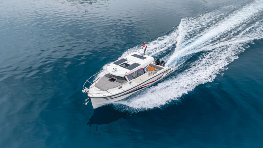 The Mercan Petra SF-39 in the water