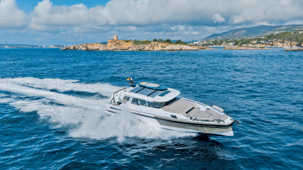 Axopar 38XC in the water