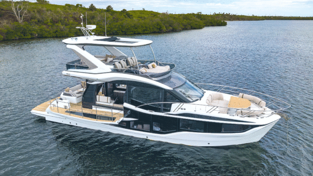 The Galeon 520 Fly