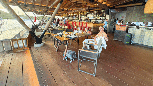 Dining in style at Saba Rock’s exceptional restaurant