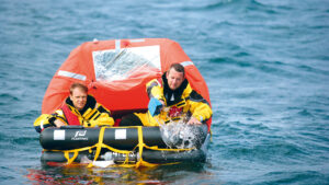 How to use a liferaft