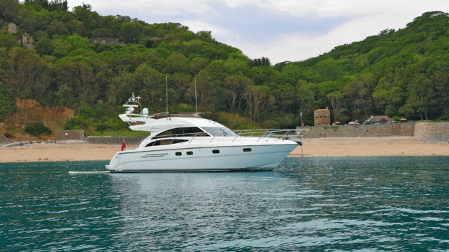Fizz Too is Malcolm’s personal Princess 42 but he also allows hotel guests to charter it by the day