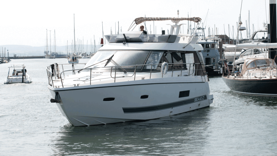 The Sealine F42