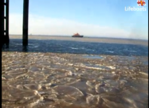 Humber RNLI lifeboat sits inthe ice