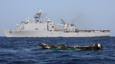 USS Ashland hits pirates