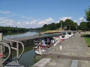 French canal - photo Richard Hare