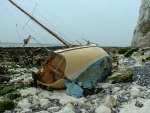 YAcht Egret ashore near Dover