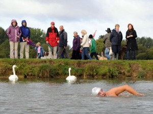 Walliams swims Thames