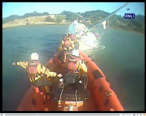 Yacht aground on Hampstead Ledge