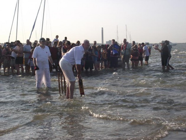 Sir Robin Knox-Johnston goes in to bat. Credit_Phil_Riley.jpg