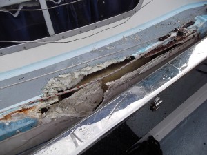 Hamble storm -Serious damage to this 8m sailing boat