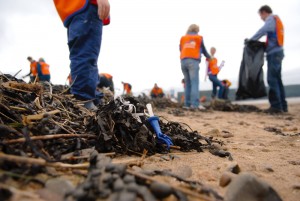 Dirty UK beaches clean up