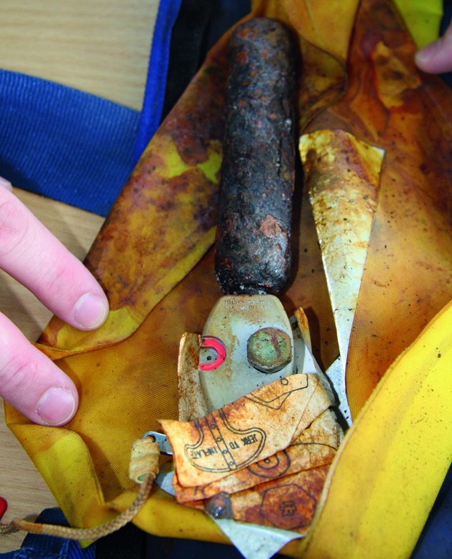 Condemned inflatable lifejacket