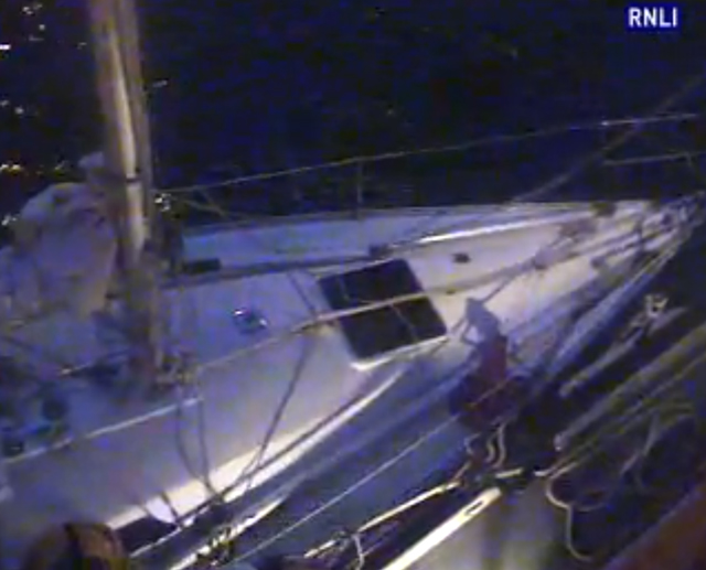 Rosslare Harbour RNLI assists lone yachtsman