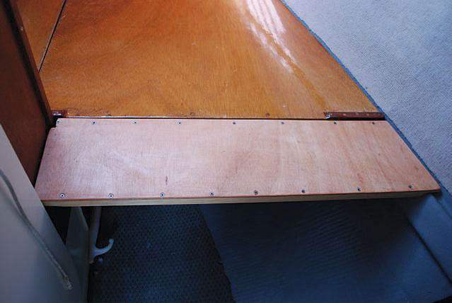 forepeak headrest