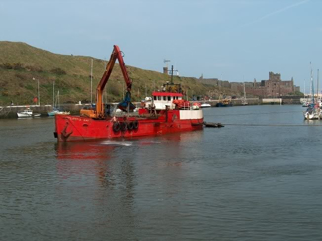 Peel Harbour dredging. Credit: drewstwos ybw.com forum user